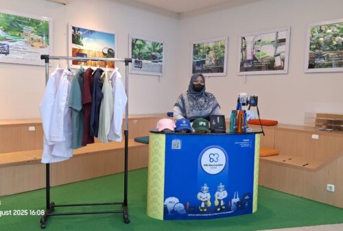 Pop Up Store Merchandise IPB